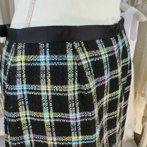 Requirements size 8 women's tweed black skirt blue.  Classic, mature, #4361 - Picture 3 of 9